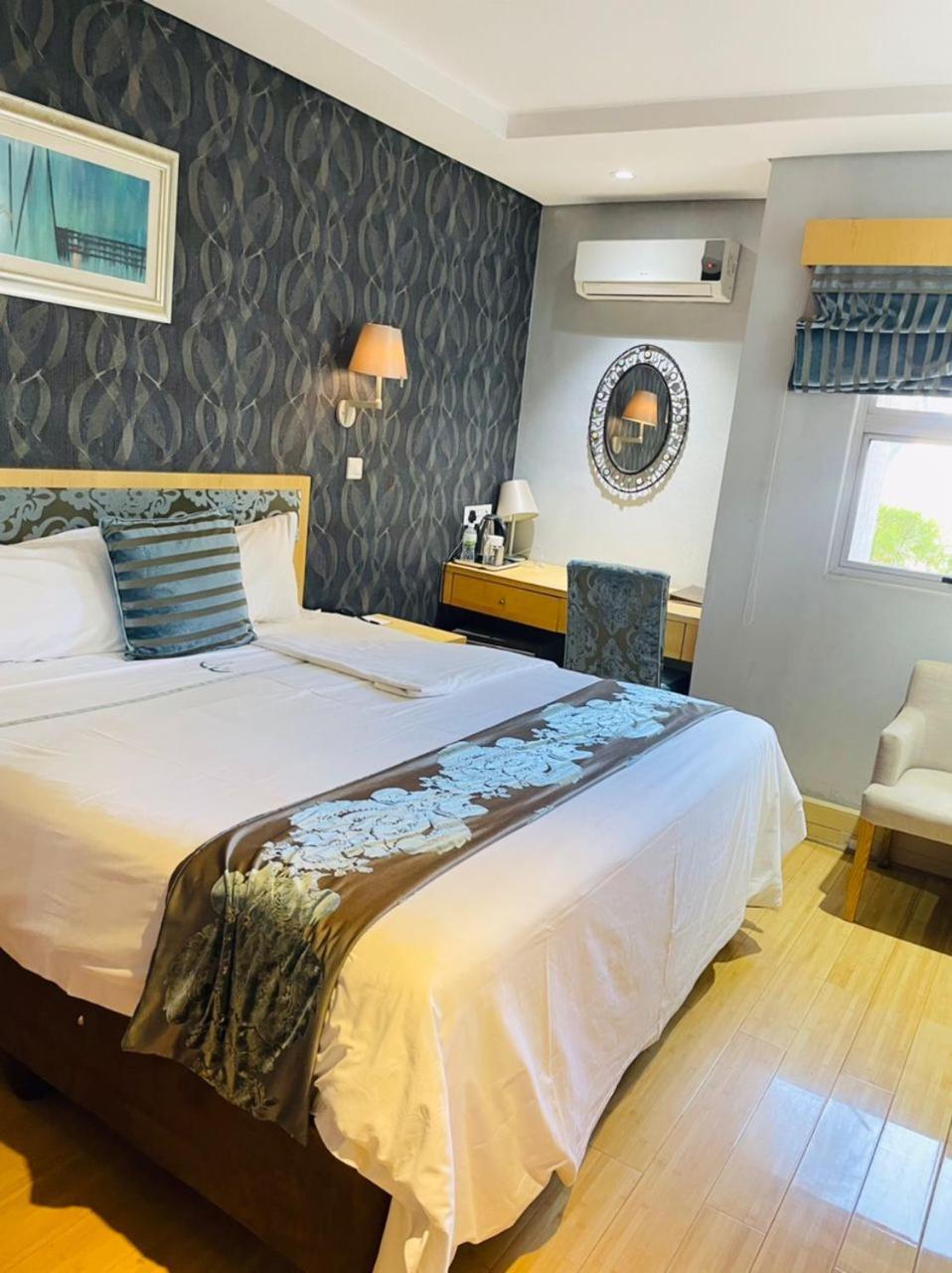 Aquarian Tide Hotel Gaborone Eksteriør billede
