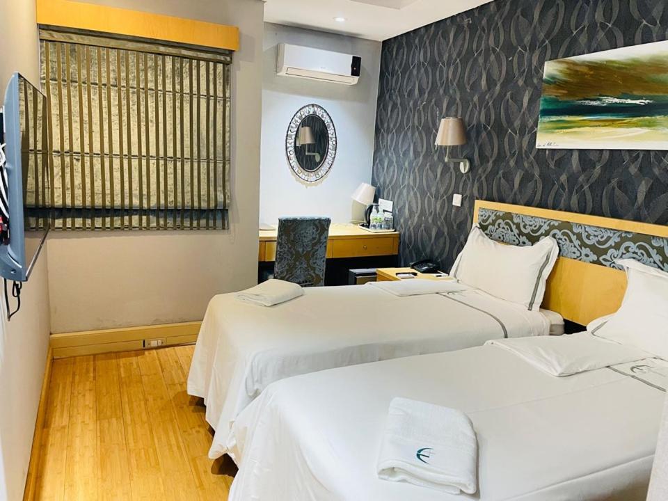 Aquarian Tide Hotel Gaborone Eksteriør billede