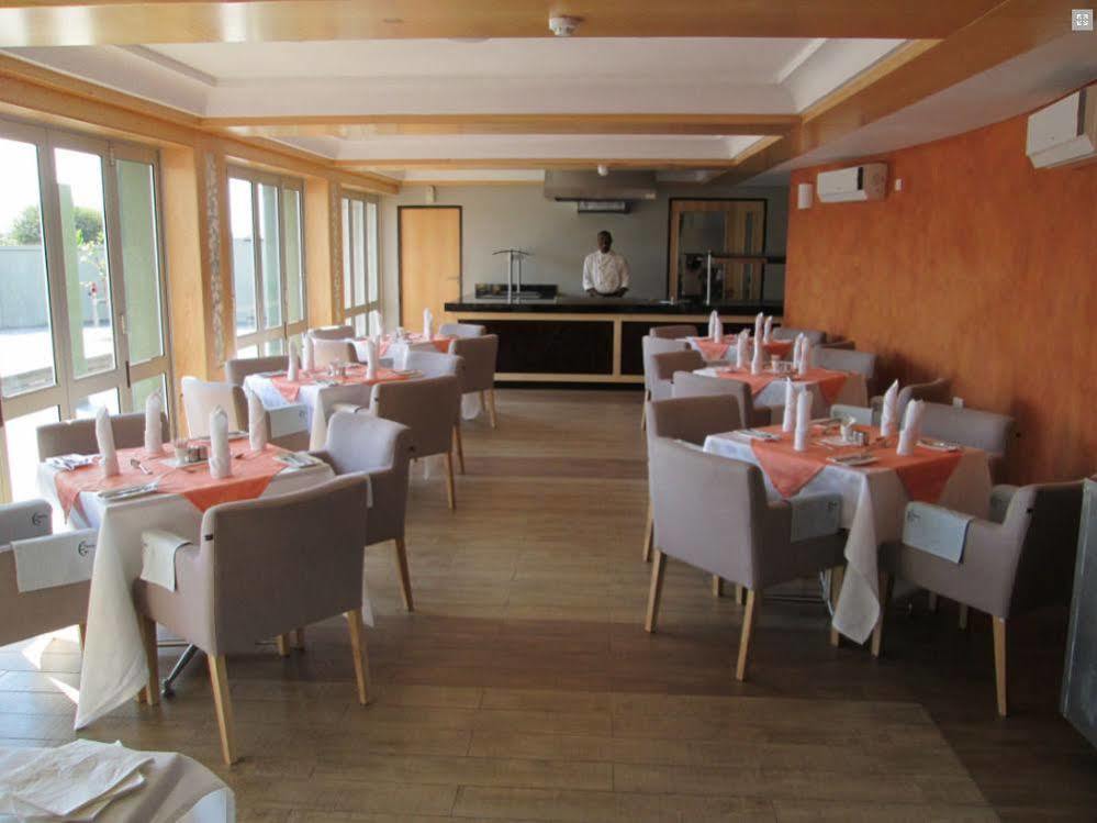 Aquarian Tide Hotel Gaborone Eksteriør billede