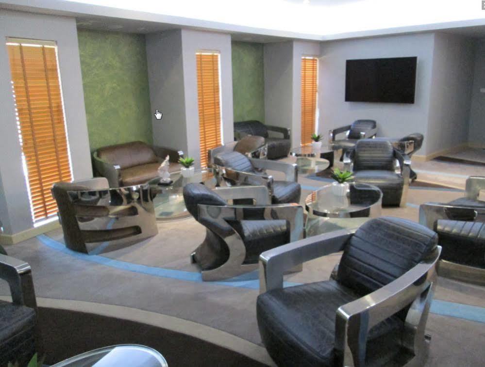 Aquarian Tide Hotel Gaborone Eksteriør billede